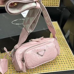 Luxury Męskie Czarne torby telefoniczne Projektanci Crossbody Messenger Bag Mały aparat Masowy trójkąt mody z małą zmianą torebki