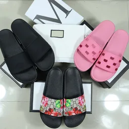 Designer Slides Herrkvinnor tofflor Summer Sandal Beach Slide Plat Platform Ladies Home Fashion Shoes Flip Flops randig Tiger Bee Causal Slipper Random Gift