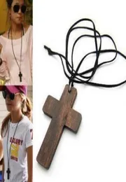 Zupełnie nowy zabywający drewniany krzyż długi naszyjnik dla kobiet w łańcuchu swetra Krzyżowy Naszyjnik Xmas Prezenty Fabryka prci stock5799213