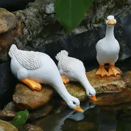Decorações de jardim 1/3 pçs estátua de pato de resina animal realista patos bebendo água jorrando esculturas à prova dwaterproof água para decoração de paisagem