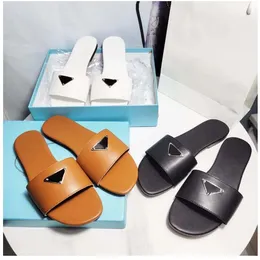 2023 Hausschuhe Sandalen Mode Sommer Luxusmarke Frauen Flip Flops Orange Echtes Dreieck Leder Outdoor Loafers Slide Damen Strand Sandale