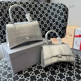 Nyligen anlända kvällspåsar Designer Silver Bag Alligator Leather Cross Body Fashion Axel plånböcker Luxury Temperament Handväskor Tote Classic Female Purse 230627