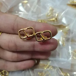 Designer de luxo romântico simples V pérola garanhão ouro 18k letra logotipo feminino gravado brincos pendentes meninas jóias de casamento presente