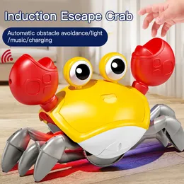 Zabawne zabawki Baby Crawling Crab Toy Indukcja Escapible Electric Run z muzyką LED Light Up Toddler Gift 230626