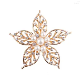 Brooches Elegant Temperament Flower Brooch Suit Pearl Women's Corsage Rhinestone Button Cardigan Accessories Pin