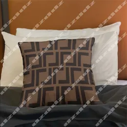 Designer Dekorativ kudde Rektangel Coussin Bag Luxury Brand Throw Pillow Fashion Letter Cushion för lutning på bomullskastkuddar