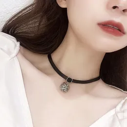 Choker High Fashion Black Square Crystal Pendants Women's Neck Chain Sexy Leather Necklaces Luxury Design Goth Jewelry Collar