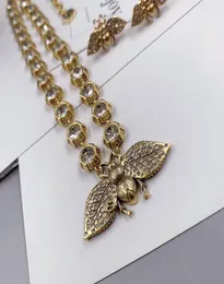 A of Diamond Miniature Bee Vintage smycken halsband för kvinnor med känsliga och mångsidiga matchande örhängen8871648