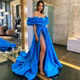 Blu sexy Dubai arabo abiti da ballo con spalle scoperte lato alto spacco increspature pieghe pavimento lunghezza raso Robe De Soiree abiti da sera formale abito celebrità
