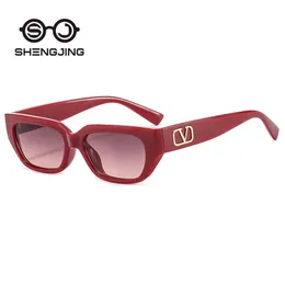 Großhandel mit Sonnenbrillen Neue INS Koreanische transparente Damen-Sonnenbrille Trend Small Box Beach Mirror