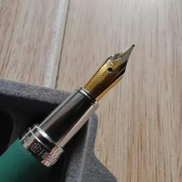 PENS RARE VINTAGE Hero 395 Penna stilografica Penna opaca barile verde scuro con materiale scolastico di cartoleria d'argento