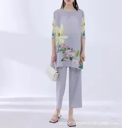 Kadın T Shirt Pileli Bahar Çeyrek Kollu Çiçek Baskı Üst Gevşek Rahat Kapriler Takım Elbise