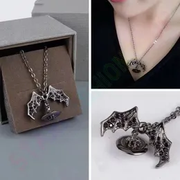 Colar de pérolas de designer de morcego Saturn contas pendentes de moda feminina colar de diamante casal jóias bat perfeita de alta qualidade e grandew3210