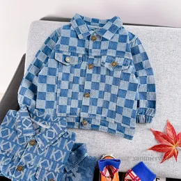 Little Boys xadrez xadrez jaqueta jeans crianças letra impressa lapela manga longa outwear 2023 outono crianças roupas casuais Z2990