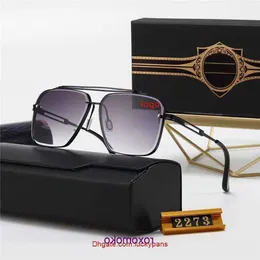 Högkvalitativ designer Topp ny Dita Fashion Solglasögon 2273 Man Woman Casual Glasses Brand Sun Lenses Personlighetsugn med Box Case B7TG 38KD