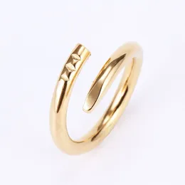 Anello per unghie di design Gioielli Carti di lusso Midi love Anelli per le donne Lega di acciaio al titanio Processo placcato in oro Accessori moda Never Fade Regali per feste non allergici