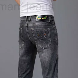 Designer di jeans da uomo Jeans morbidi elastici europei di fascia alta di lusso leggero per uomo in primavera ed estate pantaloni a gamba piccola in cotone pettinato sottile IRRL