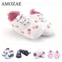 First Walkers Baby Shoes White Lace Floral Embroidered Soft Girl Prewalker Walking Toddler Crib Walker 0 18M 230628