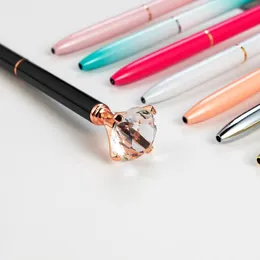 Pennor 100 st/Lot Luxury Metal Crystal Top Big Diamond Ballpoint Pen Polka Dot Fashion Carat Gift for School Office Free Custom