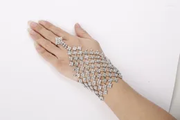 Браслеты с подвесками Свадебный браслет Латинские танцы High-End Rhinestone Finger Chain Performance Hand Jewelry Свадебные аксессуары