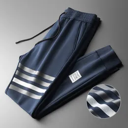Erkek Kot Yüksek kaliteli moda marka çizgili rahat pantolon erkek ilkbahar ve yaz tasarımcısı elastik spor 230629