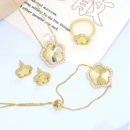 Wedding Jewelry Sets gold fiveleaf flower fourpiece set of fashionable charm plant necklace bracelet earring ring 230627