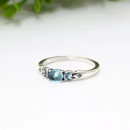Pierścienie klastrowe moda oryginalna 925 Srebrna niebieska kamienna bajkowa bajka Pierścień gwiazdorski dla kobiet