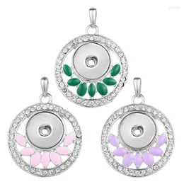 Pendant Necklaces Beauty Round Hollow Flower Pattern Style Snap Necklace 60cm Key Chain Fit 18mm Buttons Wholesale XL0238