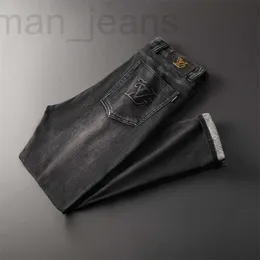 Jeans da uomo firmati 2021 Autunno/Inverno Nuovi pantaloni casual a gamba dritta sciolti Business Vita media Elastico Q6MC