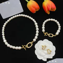 Bracelet Earrings Necklace Vintage Gold Pearl Letter Design Diamond Bracelet Medieval Style High Sense Simple Set Gift Jewelry Dr Dhchd