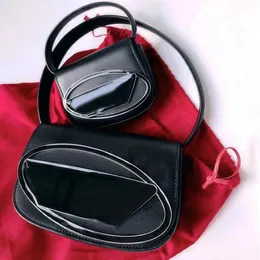 Tasarımcı çanta crossbody çanta gümüş çanta 1DR Nappa kadın Omuz çantası dicky çanta Lüks kadın Çanta debriyaj kapaklı Çantalar moda kese Gece çantası Klipsi borse