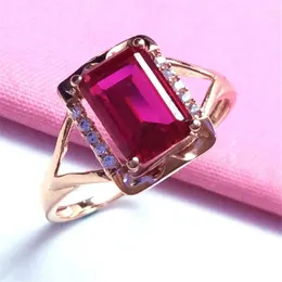 Klusterringar 585 Purple Gold Fashion Square Ruby Engagement Ring 14K Rose Plated Opening Justerbar Charm Light Luxury Ladies Jewelry