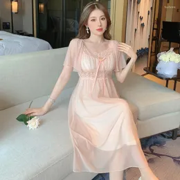 Kvinnors sömnkläder V-ringning Lace Nightdress Fairy Princess Nightgown Nighty Gown Women Mesh Robe Sleep-shirt Summer Court Style Home Dress