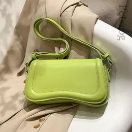 حقائب مسائية من Petscog فاخرة بتصميم كتف Crossbody للنساء 2023 من جلد البولي يوريثان حقيبة تحت الإبط للسيدات حقيبة يد أنيقة محفظة رفرف 230629