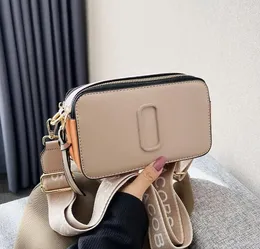 새 디자이너 여자 어깨 가방 편지 핑크 그린 블랙 컬러 대비 카메라 가방 다목적 메신저 가방 wangwang898