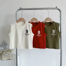 Vest baby pojkar ärmlös barn barn barn brev tryck singlett bomullstoppar 1 till 8 år barn s camisoles kläder koreansk stil 230630