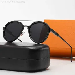 Diseñador de moda capaz de metal ovalado gafas de sol de montura pequeña para hombres y mujeres salvajes al aire libre fotografía de la calle gafas de sol para conductores gafas de sol de negocios 70HGG