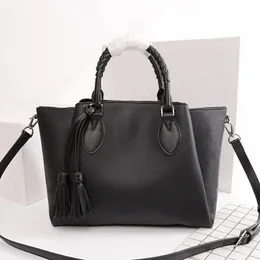 M55029 Bolsas de alta qualidade Boston Designer HAUMEA Moda MAHlNA Bolsa com zíper Bolsa feminina de luxo Bolsa transversal Couro real Bolsas de ombro perfuradas para corpo cruzado