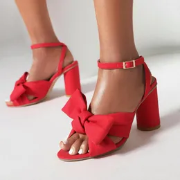 Sandaler Sweet Women 2023 Summer Heeled Shoes 9 Colors Stain Butterfly Know Dekorera storlek 34-48