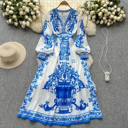 Casual Dresses Summer Autumn Runway Blue And White Porcelain Print Long Vintage Women's V Neck Flower Lantern Sleeve Holiday Robe