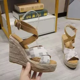 11 Kvinnor styrbord kilsandaler Högklackar Flatformskor svart vit plattform Sandal bröllopsklänningskor kalvskinn sko snören upp sandal 35-41 med låda nr378