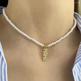 Naszyjniki wisiorek Początkowe pereły naszyjnik dla kobiet w stylu vintage koralika Nazwa Letter Mama Okoli Choker Stal nierdzewna zapięcie w Korei