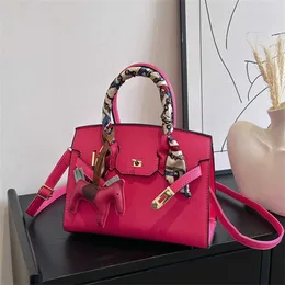 2023 New Fashion Women's Handbag Large Capacity One Shoulder Oblique Cross Bag Bags model 2765