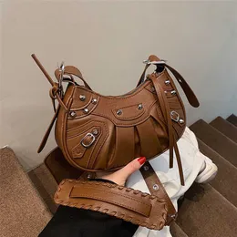 Bolinho de bolinho plissado rebite novo ins textura de ombro crossbody bolsa feminina inventário 399