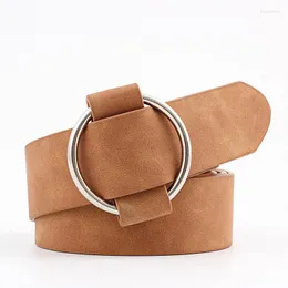 Cinturones de estilo creativo para mujer, hebilla redonda sin aguja, cinturón informal para mujer, moda juvenil, venta al por mayor ancha