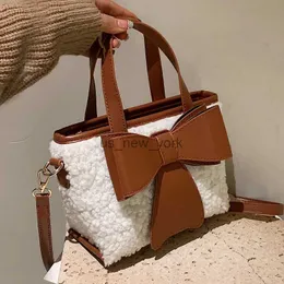 TOTES 2021 Yeni Kış Peluş Çanta Vintage Mini Tote Çanta Kadınlar Bowknot Kuzu Yün Moda Tasarımcı Çantalar Crossbody Omuz Çantaları 240407