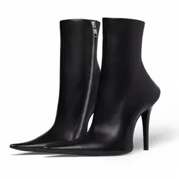 أحذية ساحرة Bootie Black Red Women's Geneine Leather الأصابع مدببة أصابع قدمية كعب كعب الكاحل Side zip boots عالي الكعب أحذية مصممة فاخرة مصنع الأحذية