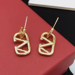 Designer Earring Letter V Logo Stud Earing Luxury Women Fashion Hoop Jewelry Metal Valentinolies Earring ah2c