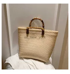 Соломенная сумка соломенная сумка 2021 Новая ретро -ретро, овощная корзина с ванной комнатой, бамбуковая узел, портативный пляжный пакет, Bolsa de Playa 240407