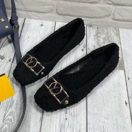 Lvshoes lvity sivri tasarımcı düz elbise ayakkabıları süet toka loafer ayakkabıları kadın bahar sonbahar zinciri sığ ağız Fransız mizaç retro ayakkabılar 01